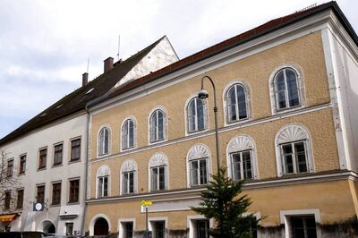 Four Germans Arrested For Celebrating Hitler’s Birthday Outside His Birthplace In Austria