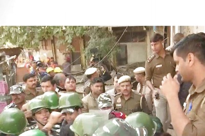 Hundreds of Street Vendors Stage Protest Against MCD for 'Anti-encroachment' Drive