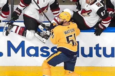 Saros sharp, Predators even series with 4-2 win over Coyotes