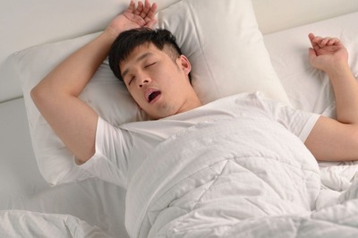 Find It Tough To Fall Asleep In Summers? These Tips May Help You Out