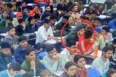 College Student Succumbs to Heart Attack During Coaching Class in Indore, Captured on CCTV