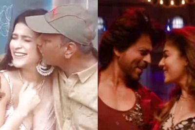 Shah Rukh Khan Romances Nayanthara In New Jawan Song; Director Ravi Trolled For Kissing Mannara Chopra