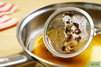 How to Clean Dark Cooking Oil