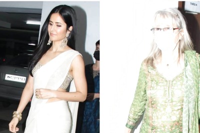 Katrina Kaif Spotted Visiting Vicky Kaushal's House with Mother, Looks Resplendent in a Saree
