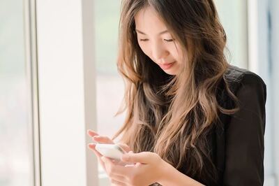 Texting on Smartphones Alters Rhythm of Brain Waves