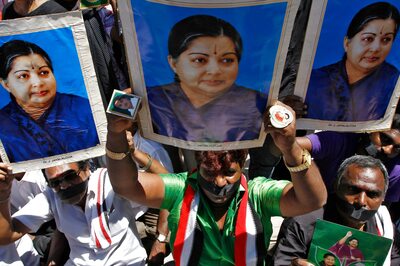 Jayalalithaa Suffers Cardiac Arrest, Being Monitored by Team of Experts at Apollo Hospital