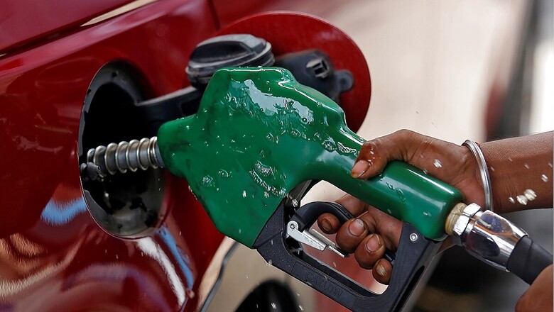Petrol Price Above Rs 100 In Mumbai, Chennai, Kolkata; Check Latest Petrol, Diesel Rates in Your City