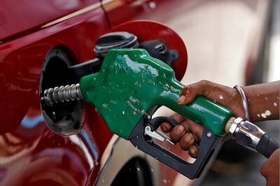 Petrol Price Above Rs 100 In Mumbai, Chennai, Kolkata; Check Latest Petrol, Diesel Rates in Your City