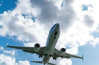 Woman De-boarded From Plane After Chaos, Bites Hand of Security Officer In Lucknow