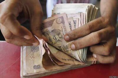 Rupee gains on foreign fund inflows