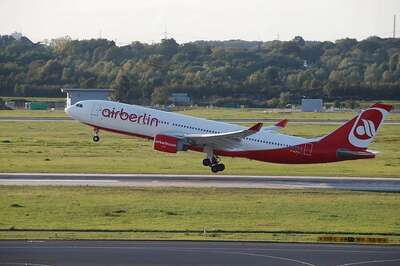 Air Berlin Pilots Suspended After 'Farewell' Fly-by