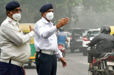 Delhi Traffic Police Launches Drive to Educate People About Rear-View Mirrors, Rear Seat Belts