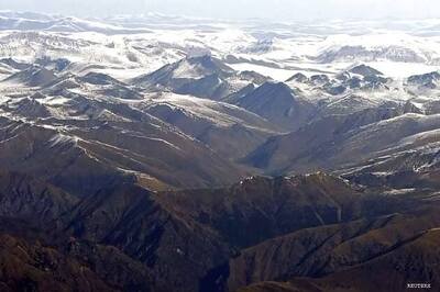 Lake atop Himalayas could burst, cause devastation: study