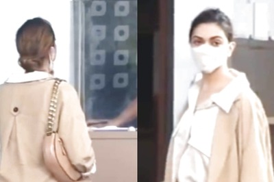 Watch: Deepika Padukone Asked to Remove Mask at Airport to Confirm Her Identity