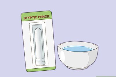 How to Stop a Dog's Quick from Bleeding