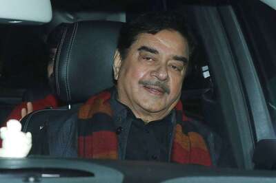 'Not the Way of Damage Control': Shatrughan Sinha's Advice After UP Cops 'Manhandle' Priyanka Gandhi