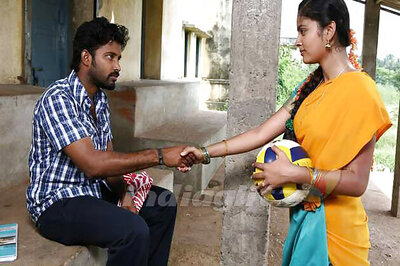 'Attakathi' team celebrates success
