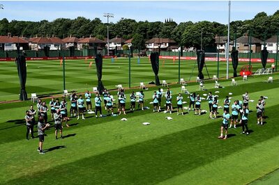 Liverpool Return to Anfield as Manchester City Aim to Prolong Title Wait