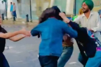 Girl Records Reel Amid Ugly Street Fight, Internet Thinks She Is 'Insensitive'