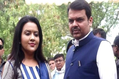 Amruta Fadnavis Bribe FIR: Police Collect Aniksha Jaisinghani’s Voice and Handwriting Samples