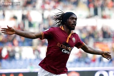 Roma beat Parma to close in on Juventus in Serie A