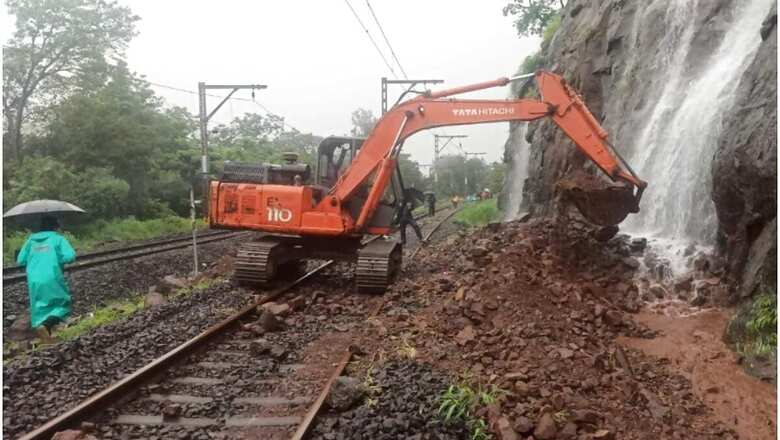 Train Traffic Affected at Kasara Ghat near Mumbai due to Heavy Rain