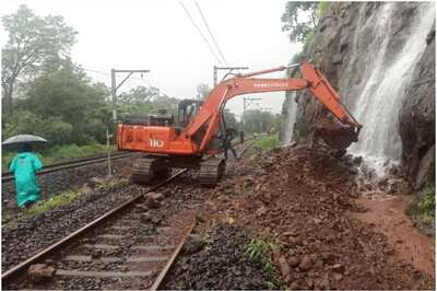 Train Traffic Affected at Kasara Ghat near Mumbai due to Heavy Rain