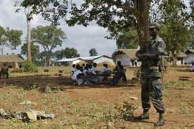 Lanka fighting kills 38, suicide bombers target troops