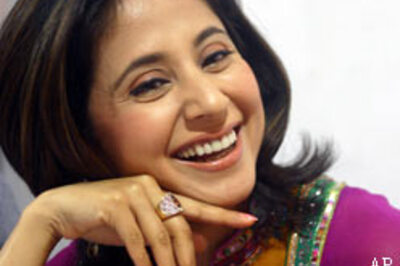 Urmila reeling under Pakistani spell