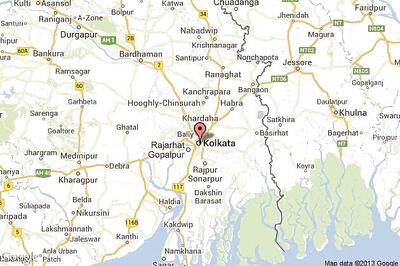 WB: Angry passengers block railway tracks at Sonarpur, demand more local trains