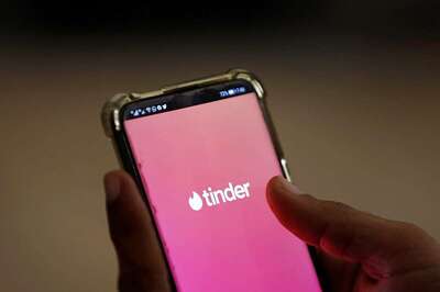 US Govt Partners With Tinder, Bumble and More to Encourage COVID-19 Vaccines Among Young Adults