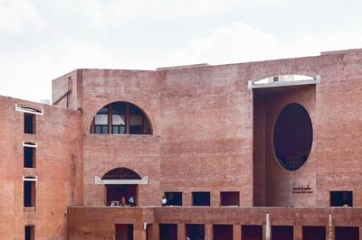 IIM Ahmedabad Plans to Remove Sanskrit Shlokas From New Logo, Faculty Opposes Move