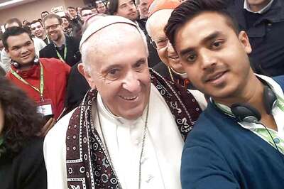 Pakistani Whose Selfie With Pope Went Viral Speaks of 'Heartache' for Minorities