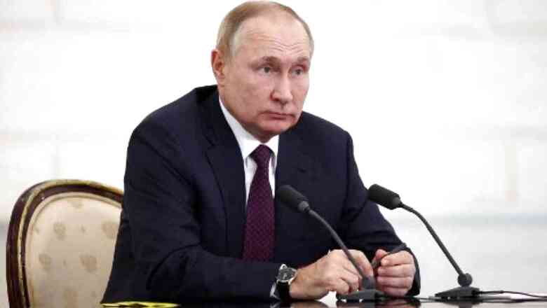 Video of Vladimir Putin's Jittery Feet Movements During Meet Sparks Fresh Health Speculations