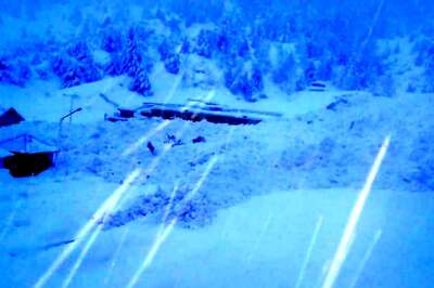 Nepal Resumes Search Operation for 4 South Korean Trekkers, 3 Guides After Avalanche Hits Peaks