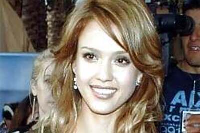 It's official: Jessica Alba engaged to Cash Warren