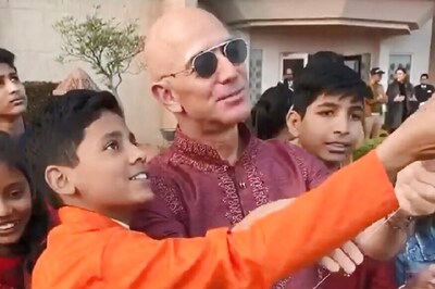 Makar Sankranti 2020: Amazon CEO Jeff Bezos Flies Kites with Children in Delhi