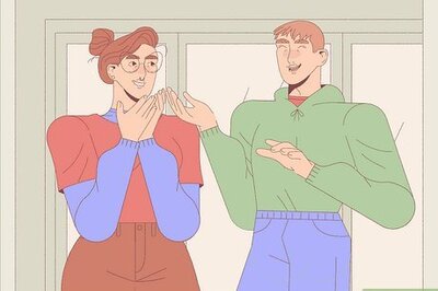 How to Know if Someone Is Attracted to You