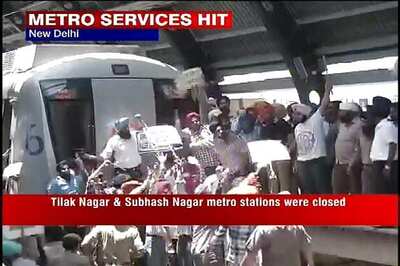 Live: Protesters leave metro stations but agitation continues