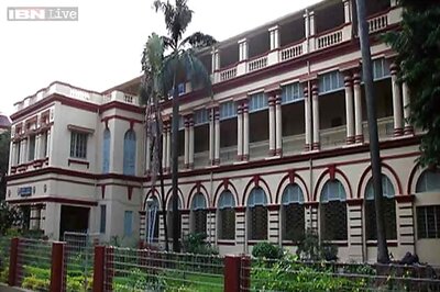 West Bengal government decides to form probe panel on Jadavpur University's molestation case