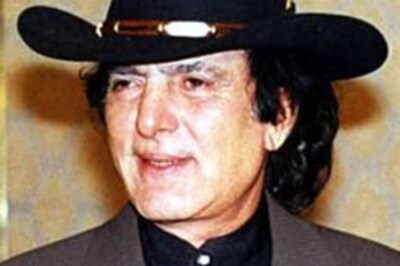 Mush shuts Pak doors for Feroze