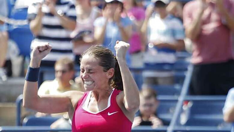 Roberta Vinci dismisses Samantha Stosur to reach Dubai semis