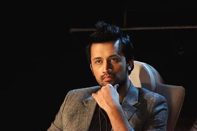 Atif Aslam charms New Delhi fans after delay in performance