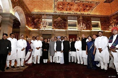 Manmohan's new team comes under scrutiny