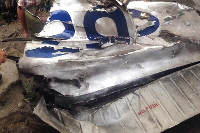 At Least 10 Killed as Small Plane Slams Into House in Manila