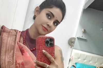 YouTuber Challenges Sri Reddy to Ask For Phone Numbers of People on Road; She Does it