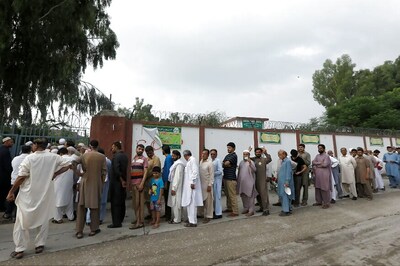 Voting Begins in Pakistan's General Election; Independents Outnumber Candidates Fielded by Parties