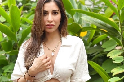 Sophie Choudry Burns Up the Instagram In Her Hot Avatar, Displays Toned Midriff in New Pics