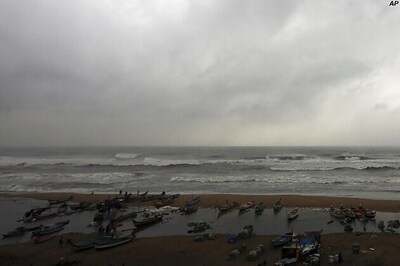 Heavy rains lash Odisha as cyclone Phailin advances