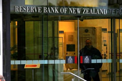 New Zealand Dips Into Recession, Putting Rate Hikes In Doubt